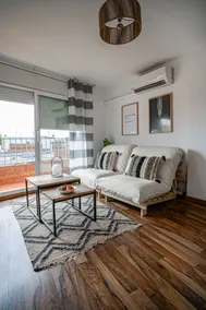 Penthouse with views. 15 minutes to the center by metro. Beach 20 minutes away - Image 3