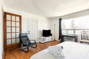 Full Kitchen Suite | King Bed | Free Parking (3) - Image 4