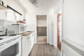 Full Kitchen Suite | King Bed | Free Parking (3) - Image 5