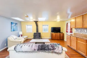 Entire Country Cottage guesthouse / Very Private - Image 2