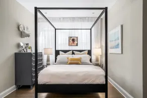 The Emil - Tidy Designer Lincoln Square Flat - Image 2