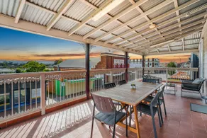 Est.1910- Spacious Historic Home- King beds + View - Image 3