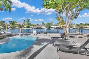 ON CANAL! Pool+Walk to BEACH! Boat Watch! 1b/1b - Image 5