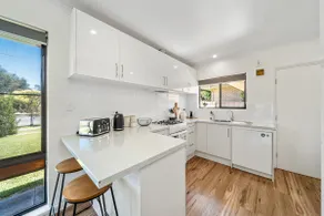 Harmony at Henley Beach—Coastal Style & Comfort - Image 4