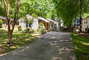 Peaceful Home, Steps to Downtown - Image 2
