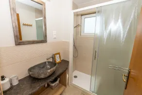 Spacious Apt with Balcony-nr.3 - Image 5