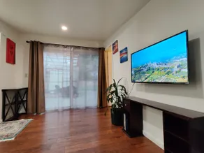 Private Entrance Suite near Link Rail - Image 3