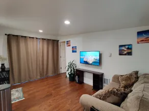 Private Entrance Suite near Link Rail - Image 2