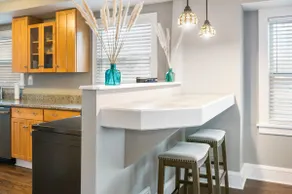Strongsville Slumber Spot, Updated & Central - Image 5