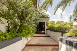 Luxurious beach apt/ w to beach/ and FP generator - Image 3