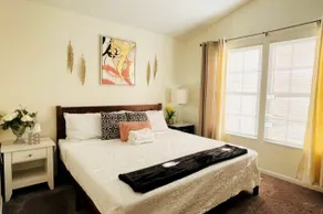 INDEPENDENT 4 Bdr Home Nr Downtown NO CLEANING FEE - Image 2