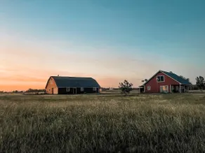 Red Farmhouse on 17 acres~20 min to Waco &Magnolia - Image 5