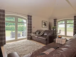 Discovery - Luxury Cosy Country Escape - Image 4