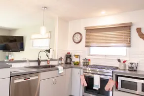 Renovated 3BR 2.5B w/fast wifi right by stadium! - Image 4