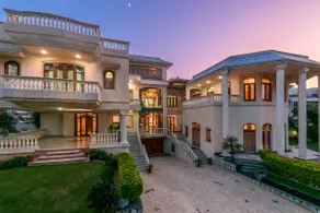 Luxury 8BR Villa w/Pool/TT/Sauna @Bani Park Jaipur - Image 2