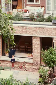 Beautiful city loft with garden - Image 4
