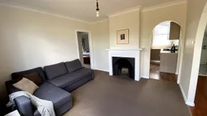 Cheerful Mountain Cottage, 'Lynette' - Image 2