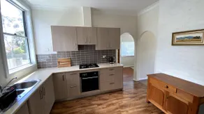 Cheerful Mountain Cottage, 'Lynette' - Image 3