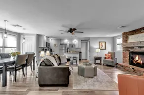 Meticulous Main St. Ranch 2 Bedroom Luxury Apt. Rear Unit - Image 4