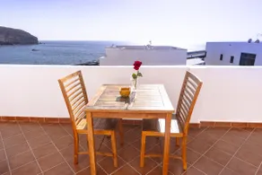 Apartment with terrace, - Image 3