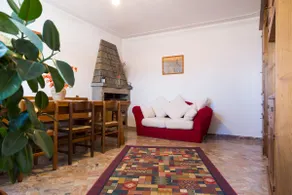 House nestled in the Apennines - Image 5