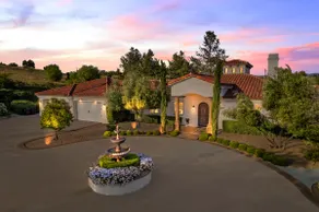 Neu! \"Gehobenes Anwesen im toskanischen Stil in Wine Country\" - Image 5