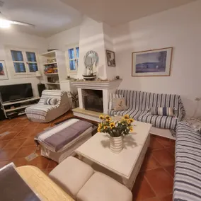 Luxurious Suite - Image 5
