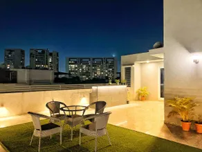 Zero Restrictions Full Floor + Terrace for Couples - Image 2