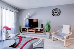 Cozy 2 Bedroom/ 2 Bath Condo Minutes From DTLB - Image 3