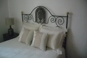A house along the way - Image 3
