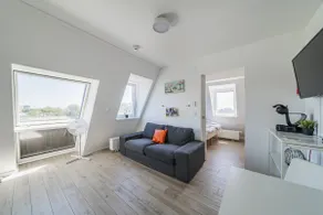 Schönbrunn (16): Sunny attic apartment - Image 4