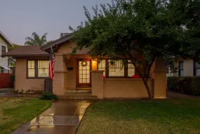 Cozy Downtown Bungalow w/EV, Visit the Sequoias! - Image 2