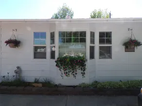 Adams Corner, WiFi, courtyd w/games Sewist access - Image 2