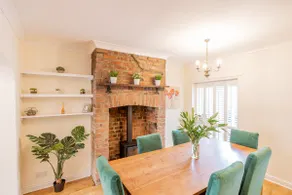 Strayside Cottage Harrogate. Dog friendly. 5 min walk hospital. 15 min walk town - Image 2