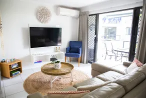 1 Bedroom Unit in 4 Star Tropical Resort in Noosaville - Image 2