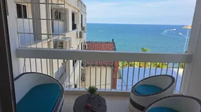 Beach front entire place with balcony - Image 4