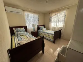 Coral Hideaway - Image 2