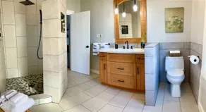 Vineyard Village Villa in Historic Wailuku Town - Image 4