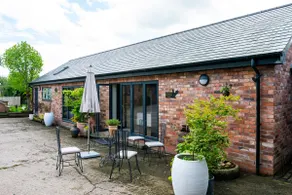 Shropshire Courtyard Barn - Image 2