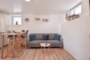 One bedroom apartment with secure free car park - Image 3