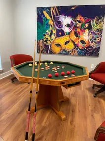 Spacious*2 Kings*Near LSU, Shops* Game Room - Image 4