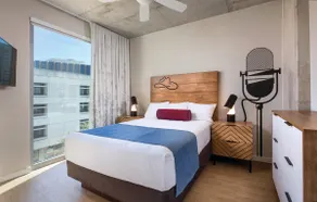 SPACIOUS 2 BEDROOM SUITE In the heart of Austin! - Image 3