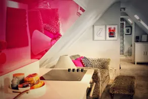 Donington Park EMA | One bed studio with balcony - Image 2