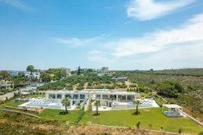 Elias Luxury Villa - Image 3