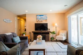 Beauty & Serenity. 6 guests/2 bedrooms! - Image 2