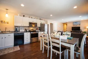 Beauty & Serenity. 6 guests/2 bedrooms! - Image 3