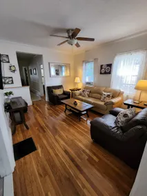 Apartment w/Parking, minutes to airport / Downtown - Image 2
