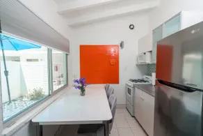 Beautiful with 2 Queens & Spectacular Pool View - Image 5