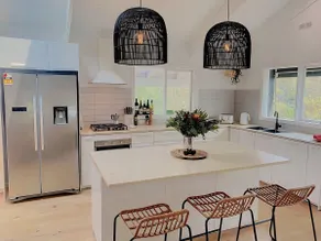 Mount Martha Renovated Coastal Abode-Village+Beach - Image 2