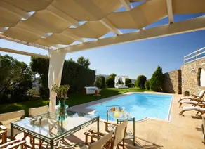 Villa Phivi Cycladic Splendor: 5Bed Gem, Pool, Gym - Image 2